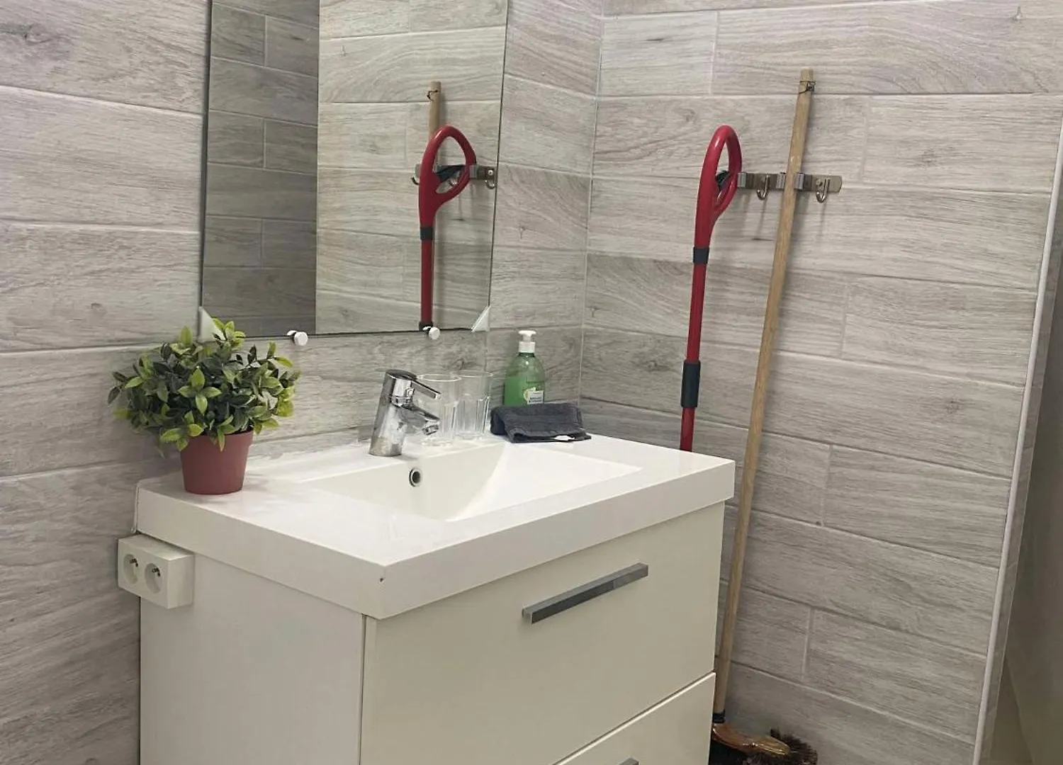Joli T2 Refait A Neuf, Lumineux Et Accessible Apartment Marseille